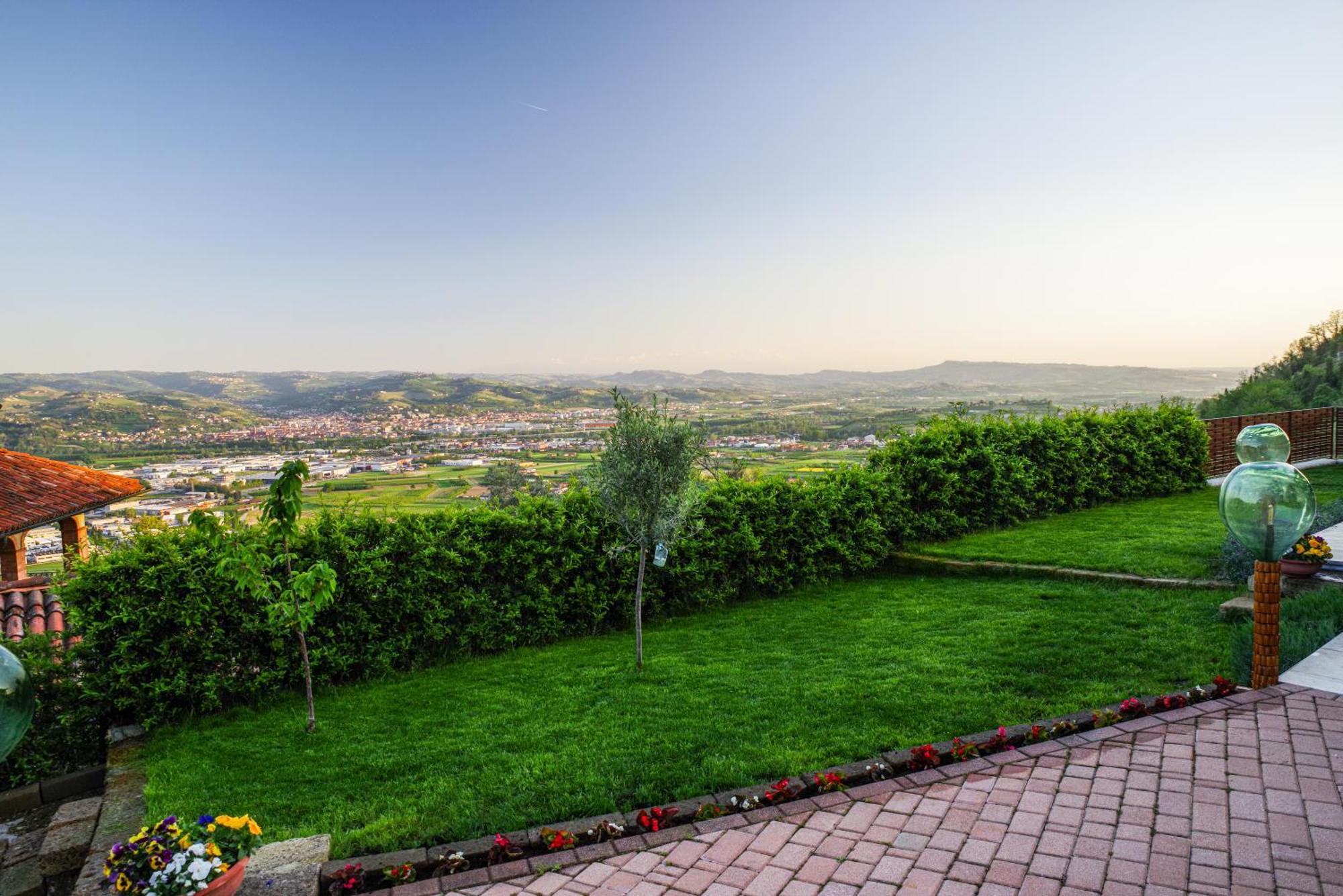 Vista Langhe - Cerratohouses Guarene ภายนอก รูปภาพ